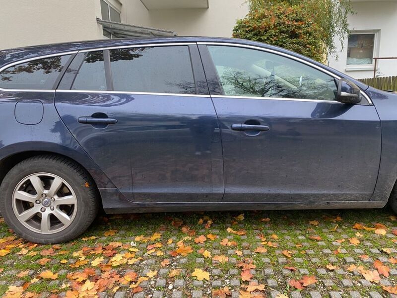 Gebraucht Volvo V60 Summum 215 PS (158 kW) 2011 Blau Kombi