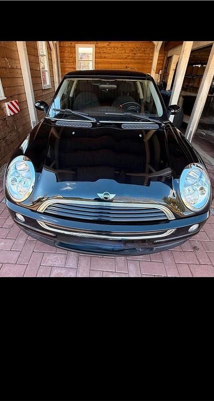 Second-hand Mini ONE 90 CP (66 kW) 2002 Negru Hatchback