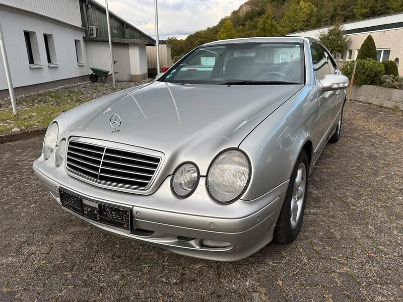 Silber Gebraucht 2000 Mercedes CLK230 Avantgarde Coupé | 2.999 € - Bild 1/4