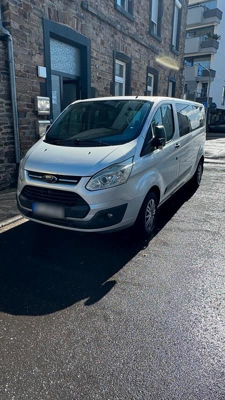 Gebraucht Ford Tourneo 125 PS (91 kW) 2013 Silber Van / Kleinbus