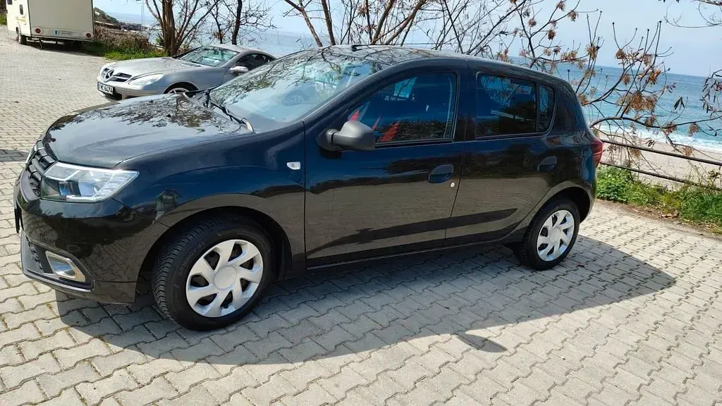 Gebraucht Dacia Sandero Acces 73 PS (53 kW) 2018 Schwarz Limousine