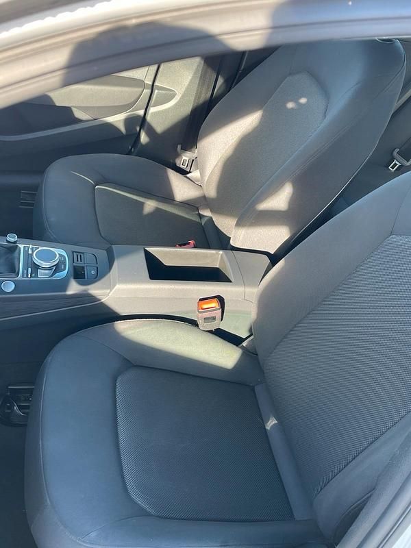 Gebraucht Audi A3 Sportback 116 PS (85 kW) 2020 Weiß Kleinwagen