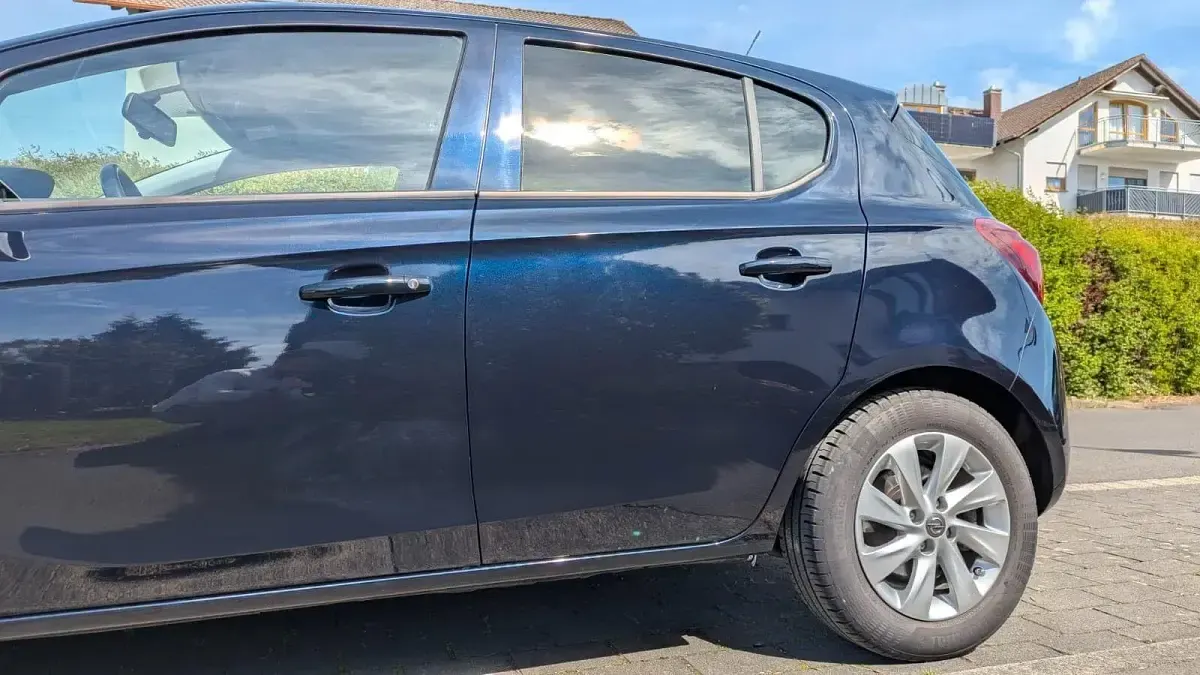 Usado Opel Corsa Edition 101 HP (74 kW) 2018 Azul Citadino