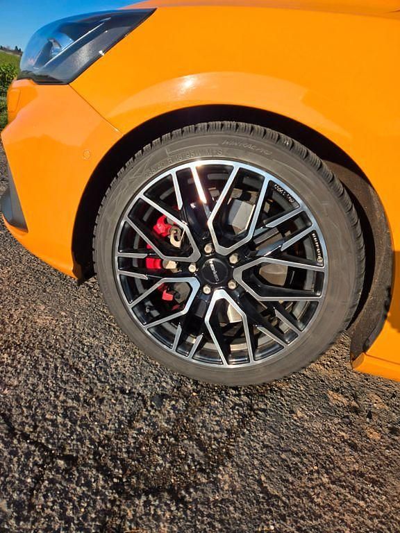 Gebraucht Ford Focus ST 190 PS (139 kW) 2019 Orange Limousine