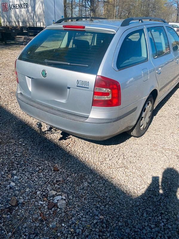 Usado Skoda Octavia 105 HP (77 kW) 2008 Prateado Carrinha