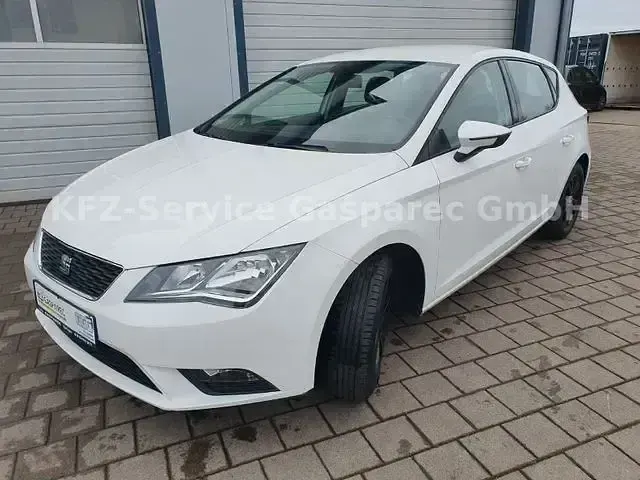 Begagnad Seat Leon Reference 105 HK (77 kW) 2014 Vit Sedan
