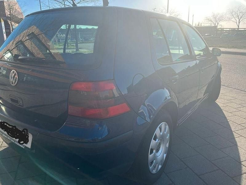Gebraucht VW Golf IV S 75 PS (55 kW) 2003 Blau Limousine