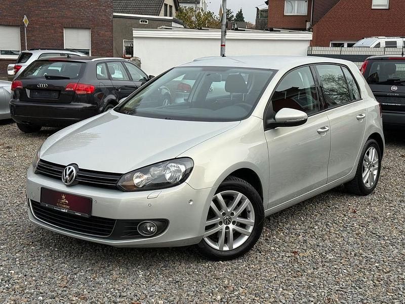Gold Gebraucht 2011 VW Golf VI Highline Limousine | 7.999 € (Etwas zu teuer) - Bild 1/4