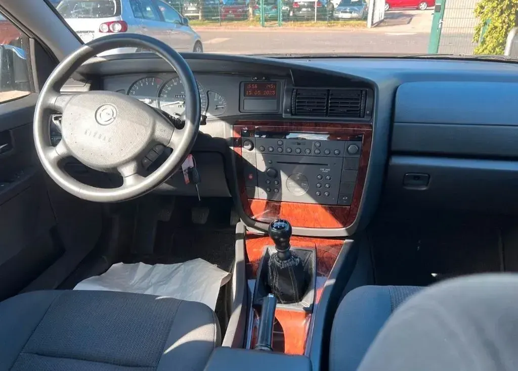 Gebraucht Opel Omega Edition 144 PS (105 kW) 2004 Silber Limousine