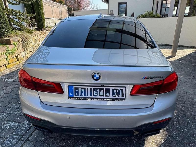 Gebraucht BMW M550 530 PS (389 kW) 2020 Silber Limousine