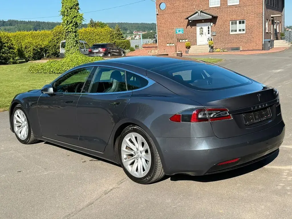 Used Tesla Model S 413 kW (562 HP) 2019 Grey Hatchback