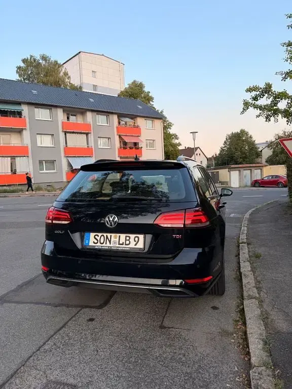 Gebraucht VW Golf VII Comfortline 150 PS (110 kW) 2018 Schwarz Kombi