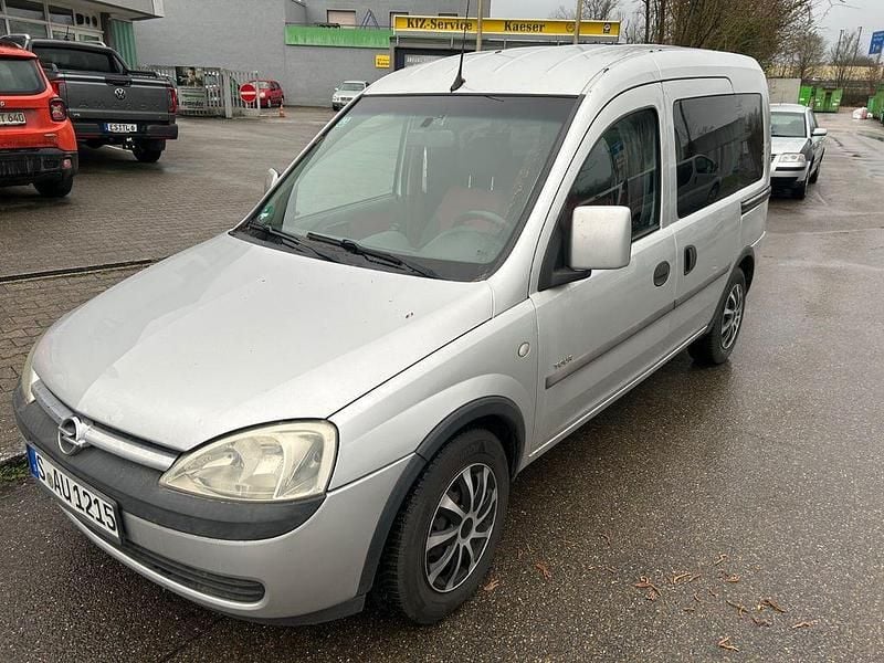 Gebraucht Opel Combo 87 PS (63 kW) 2002 Silber Van / Kleinbus
