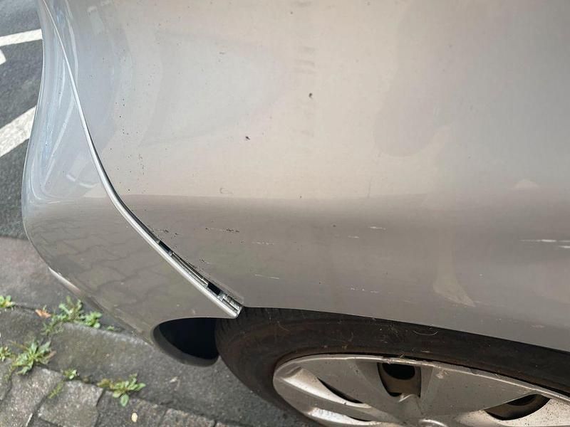 Gebraucht Toyota Aygo 68 PS (50 kW) 2012 Silber Kleinwagen