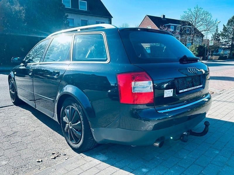 Gebraucht Audi A4 131 PS (96 kW) 2002 Schwarz Kombi
