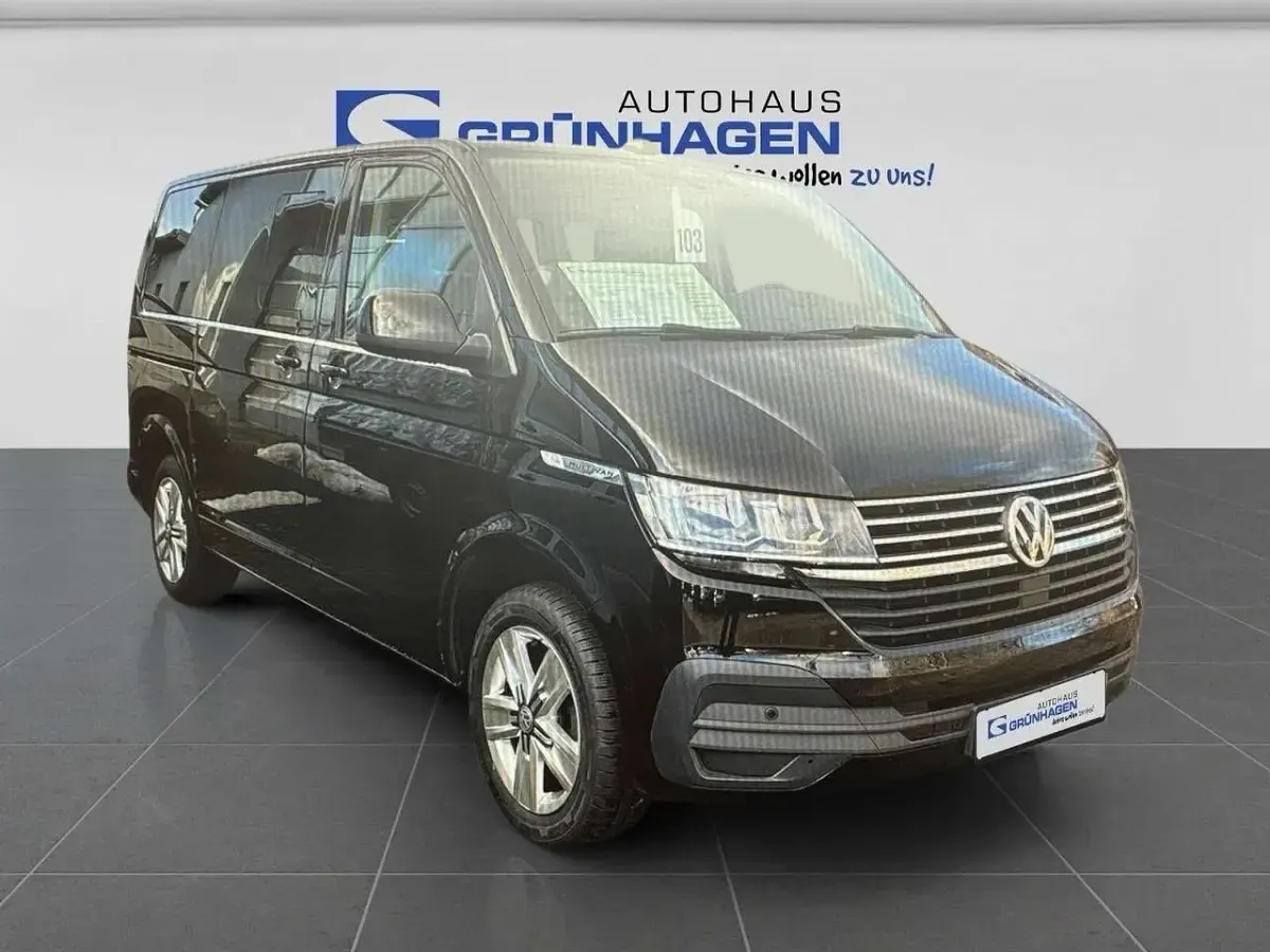 Używany VW Multivan Comfortline 150 KM (110 kW) 2021 Czarny Minivan