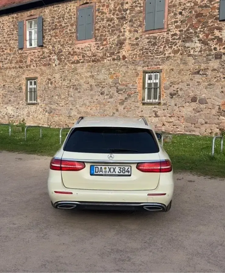 Gebraucht Mercedes E200 167 PS (122 kW) 2019 Schwarz Kombi