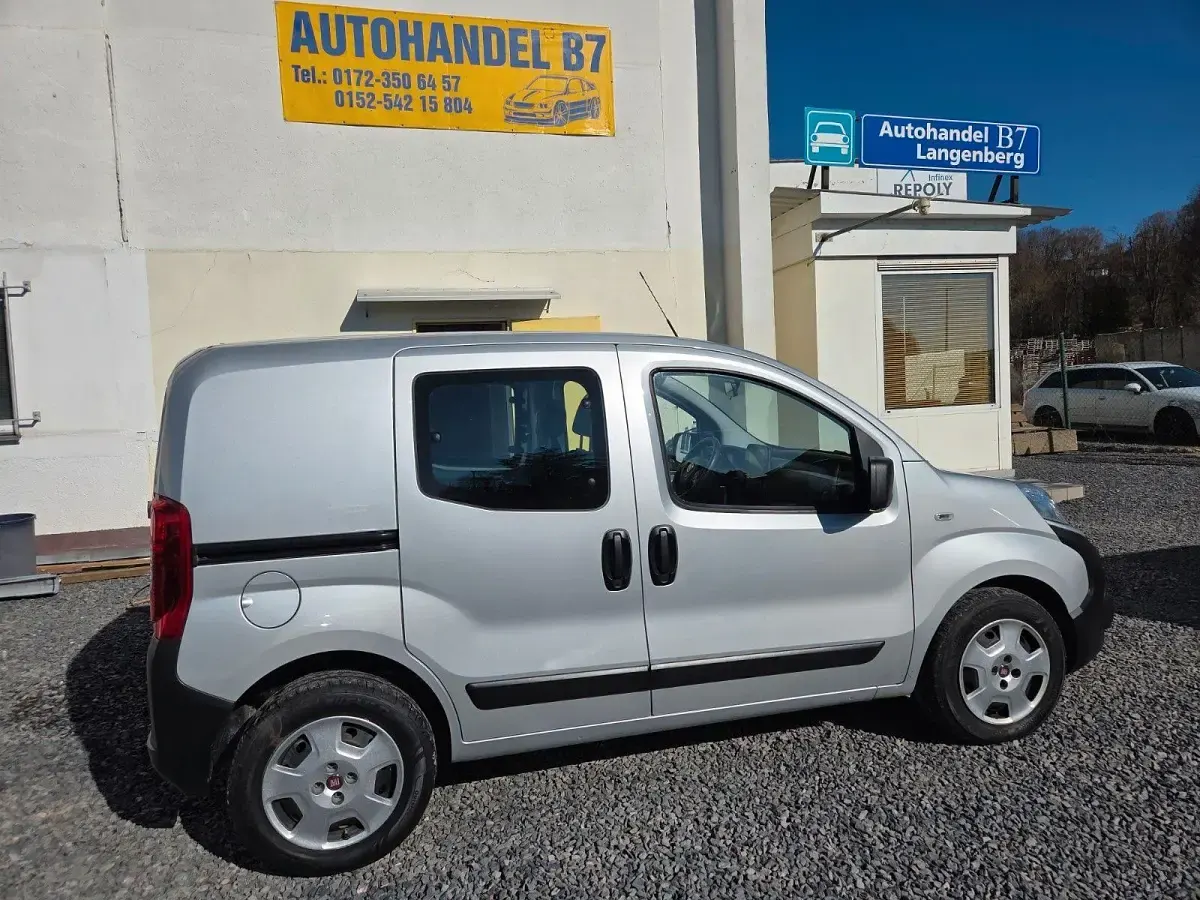 Gebraucht Fiat Fiorino 80 PS (58 kW) 2021 Silber Van / Kleinbus