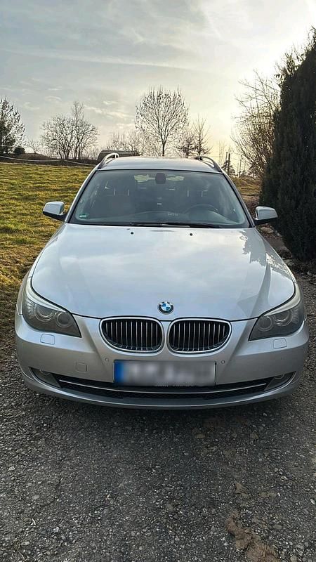 Gebraucht BMW 525 197 PS (144 kW) 2009 Silber Kombi