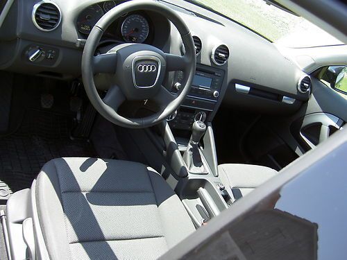 Gebraucht Audi A3 Attraction 105 PS (77 kW) 2011 Schwarz metallic Coupé