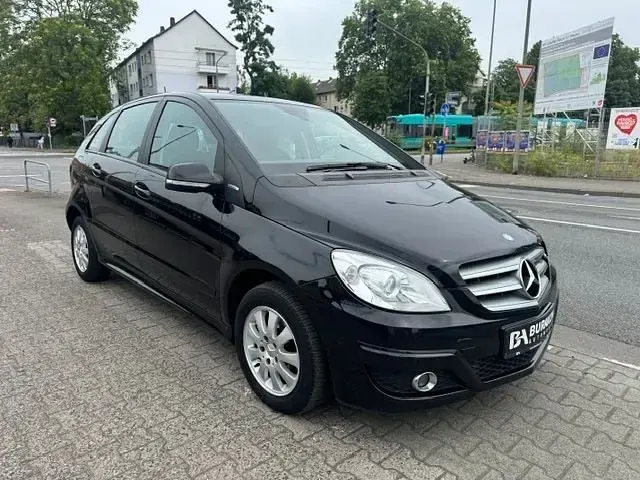 Gebraucht Mercedes B160 95 PS (69 kW) 2011 Schwarz Kleinwagen
