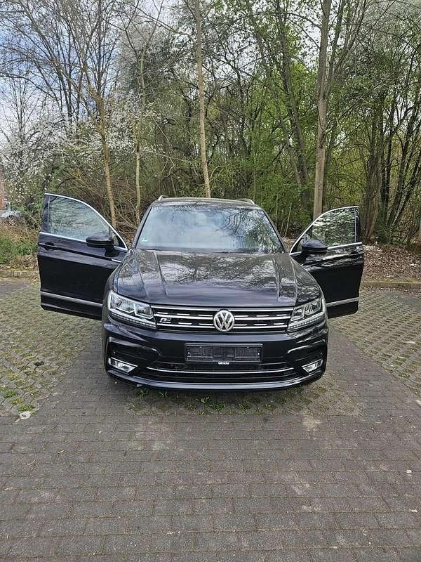 Gebraucht 2016 VW Tiguan Highline SUV | 25.399 € (Teuer) - Bild 1/4