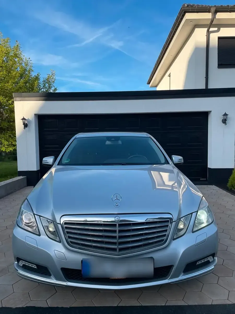 Gebraucht Mercedes E220 170 PS (125 kW) 2009 Grau Limousine