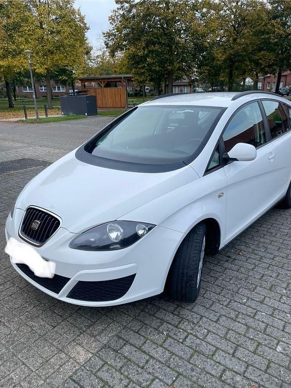 Weiß Gebraucht 2014 Seat Altea Reference Van / Kleinbus | 5.700 € (Fairer Preis) - Bild 1/4