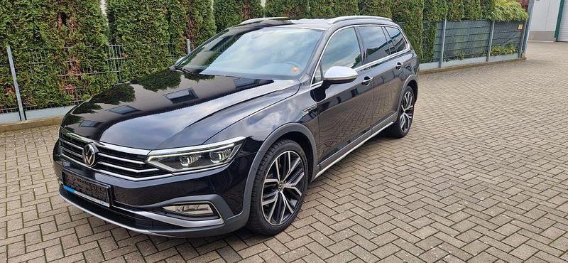 Schwarz Gebraucht 2022 VW Passat Alltrack Kombi | 22.377 € (Fairer Preis) - Bild 1/4