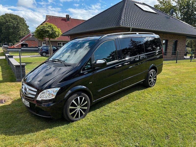 Schwarz Gebraucht 2013 Mercedes Viano Edition Van / Kleinbus | 22.900 € (Etwas zu teuer) - Bild 1/4