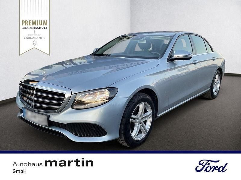 Gebraucht Mercedes E220 194 PS (142 kW) 2016 Diamantsilber Limousine