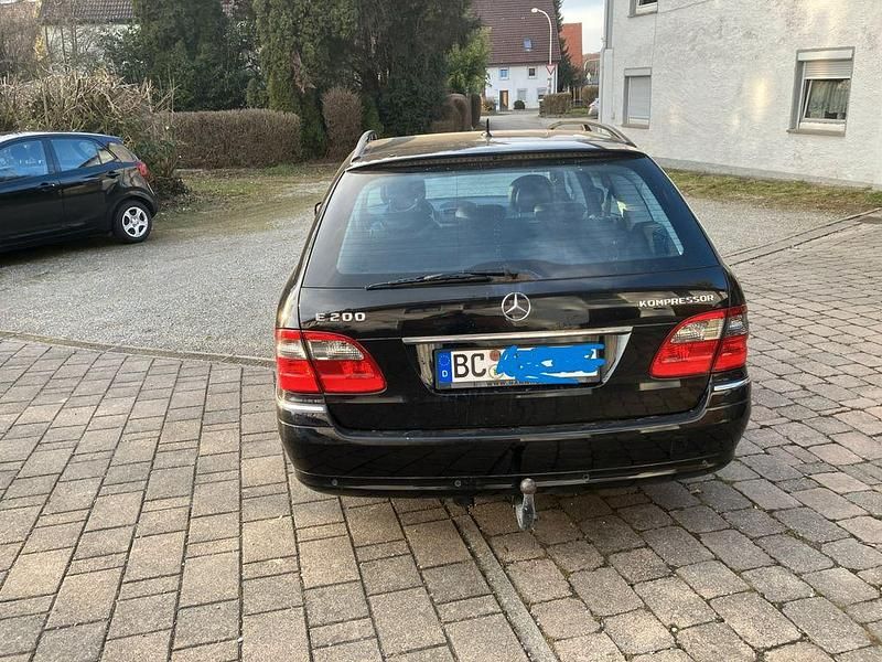 Gebraucht Mercedes E200 Avantgarde 184 PS (135 kW) 2007 Schwarz Limousine
