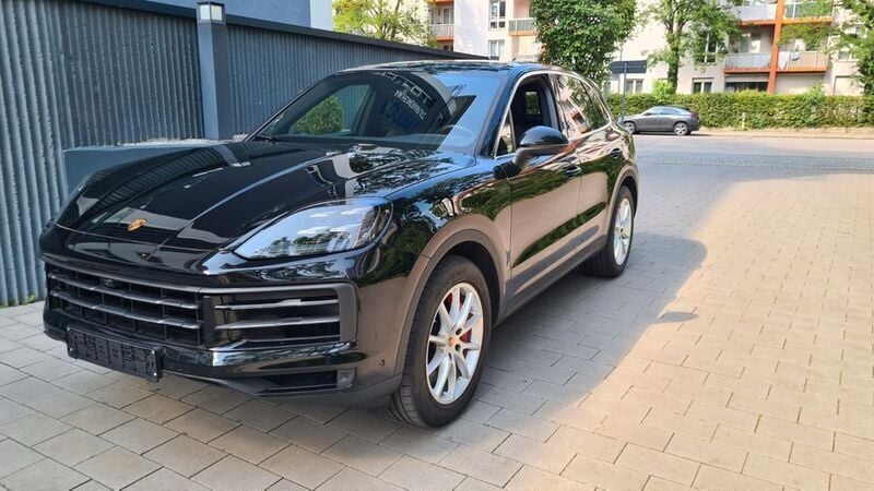 Schwarz Gebraucht 2023 Porsche Cayenne S SUV | 90.999 € - Bild 1/4