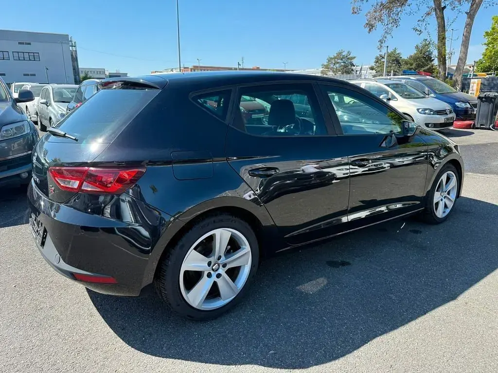Second-hand Seat Leon FR 179 CP (131 kW) 2015 Negru Berlinǎ