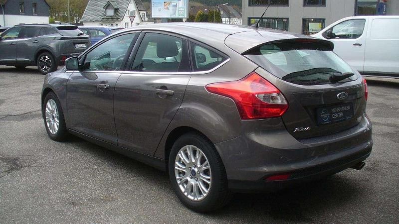 Gebraucht Ford Focus Titanium 150 PS (110 kW) 2011 Brisbane braun (met.) Limousine