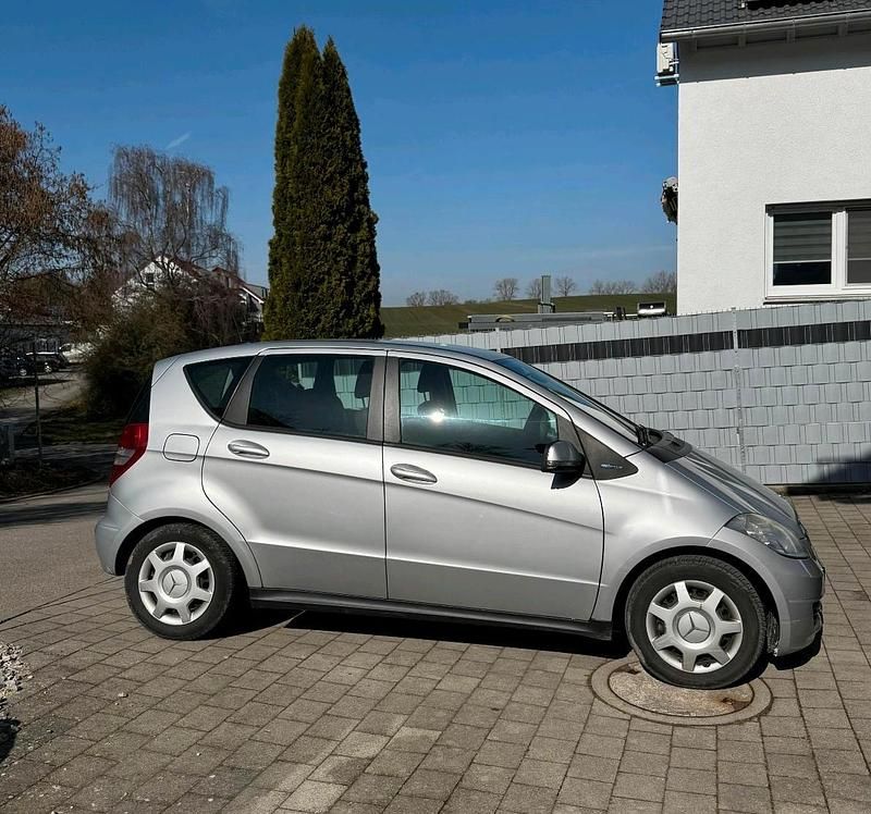 Gebraucht Mercedes A160 82 PS (60 kW) 2010 Silber Kleinwagen