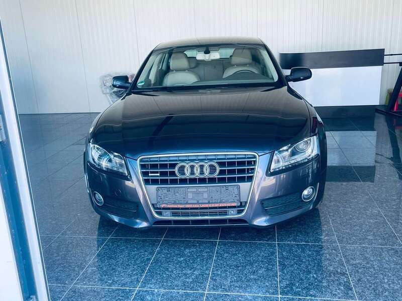 Amethystgrau metallic Gebraucht 2009 Audi A5 Sportback Coupé | 10.999 € (Guter Preis) - Bild 1/4