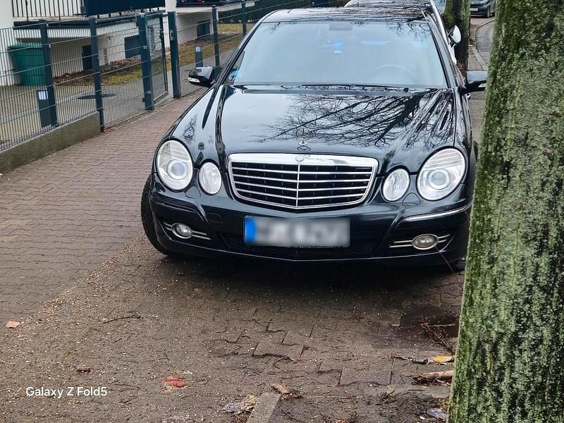 Second-hand Mercedes E320 224 CP (164 kW) 2007 Negru Berlinǎ