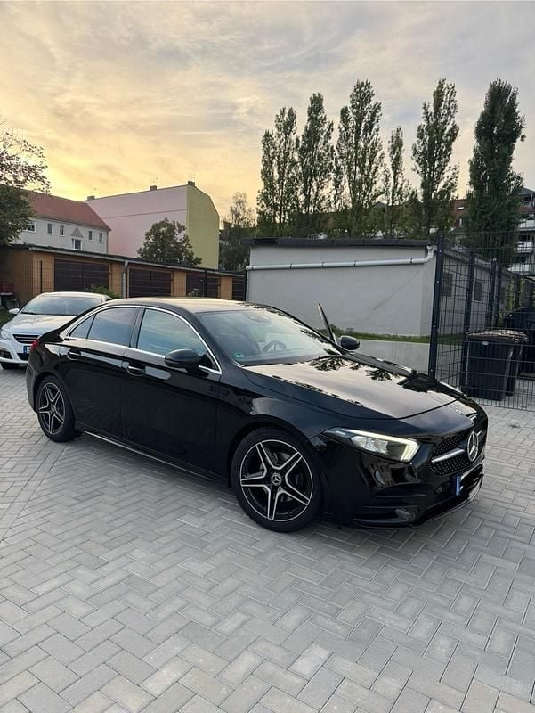 Schwarz Gebraucht 2025 Mercedes A200 Limousine | 25.500 € (Fairer Preis) - Bild 1/3