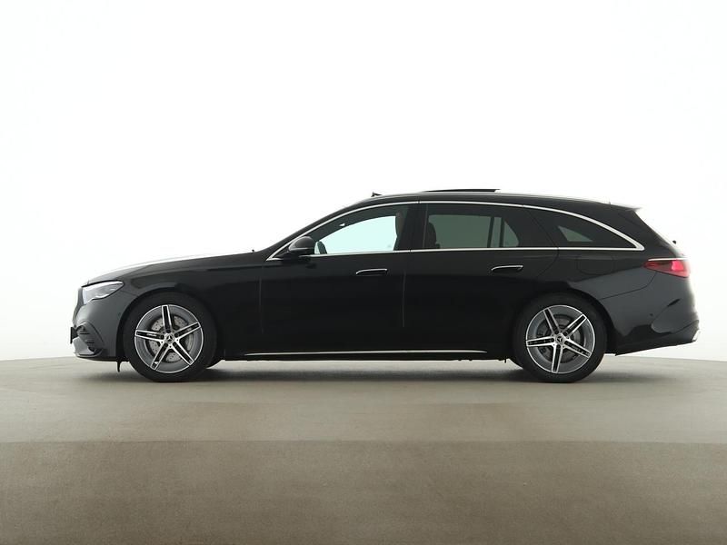 Gebraucht Mercedes E300 AMG 313 PS (230 kW) 2025 Schwarz Limousine