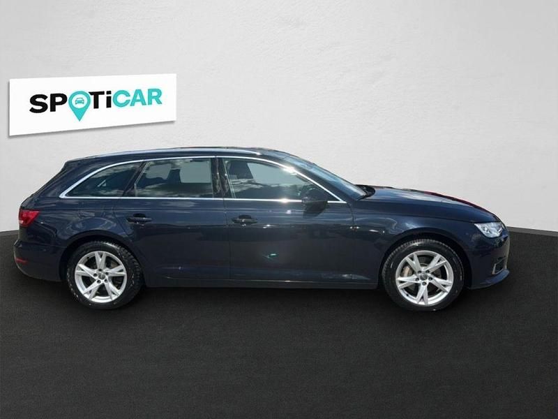 Gebraucht Audi A4 Sport 190 PS (139 kW) 2018 Mondscheinblau metallic Kombi