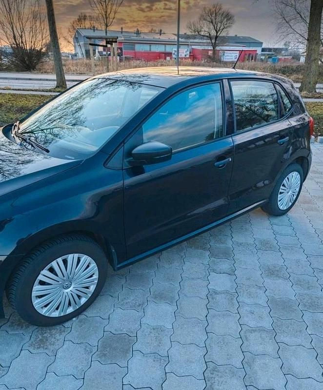 Gebraucht VW Polo 60 PS (44 kW) 2014 Schwarz Limousine