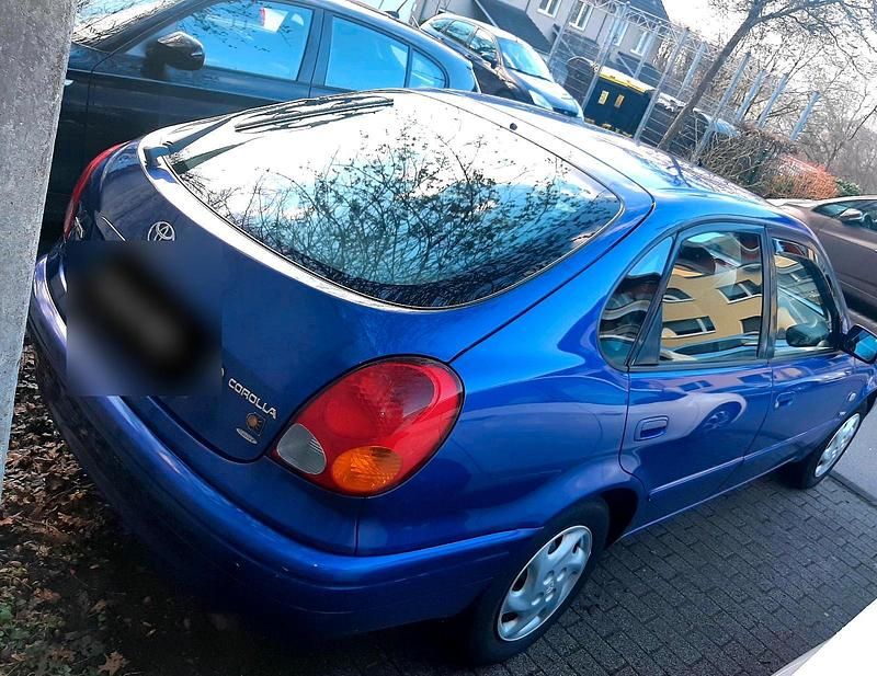 Gebraucht Toyota Corolla 97 PS (71 kW) 2001 Blau Limousine