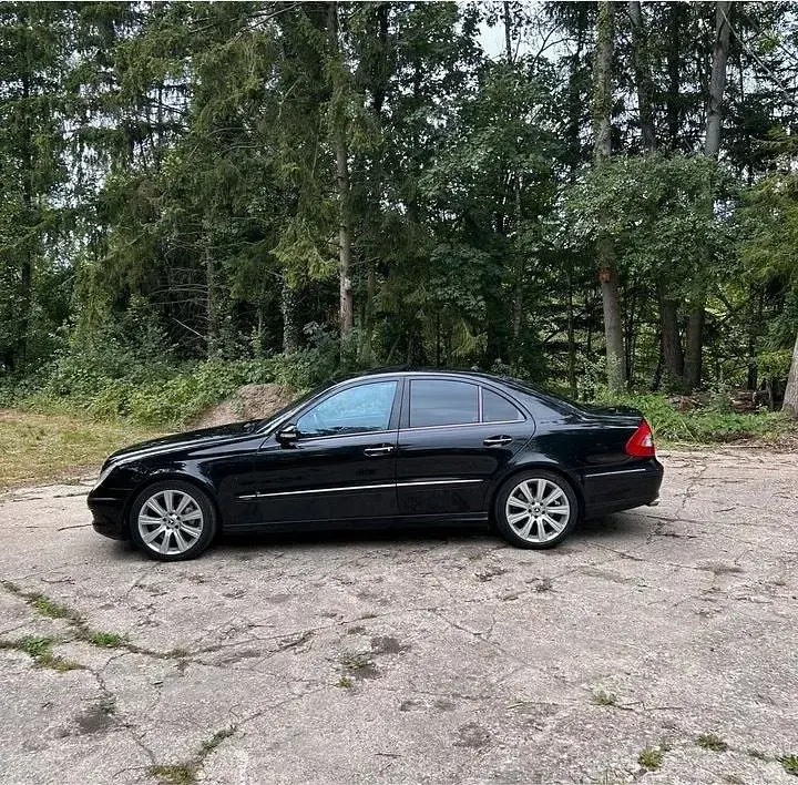 Gebraucht Mercedes E500 387 PS (284 kW) 2007 Schwarz Limousine