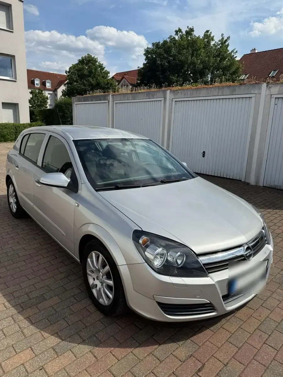 Gebraucht Opel Astra 90 PS (66 kW) 2004 Silber Kleinwagen