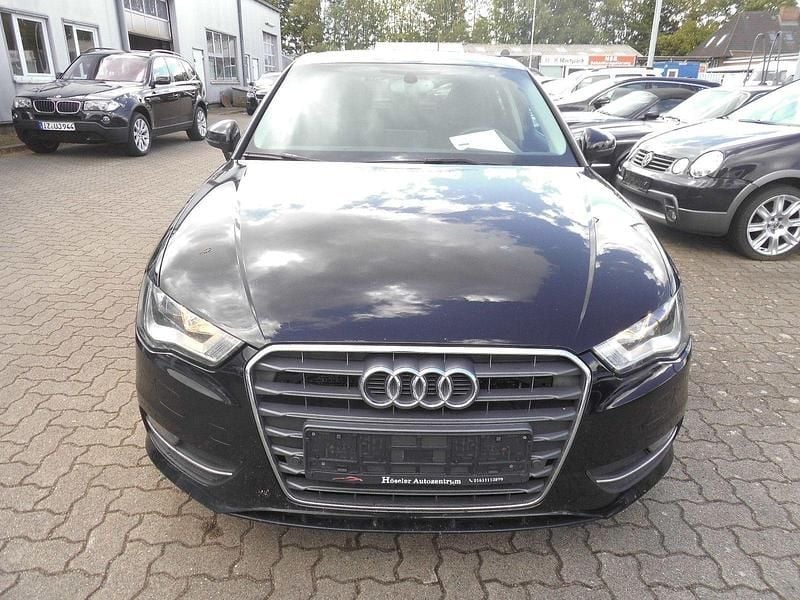 Schwarz Gebraucht 2014 Audi A3 Sportback Ambition Kleinwagen | 9.690 € (Guter Preis) - Bild 1/4