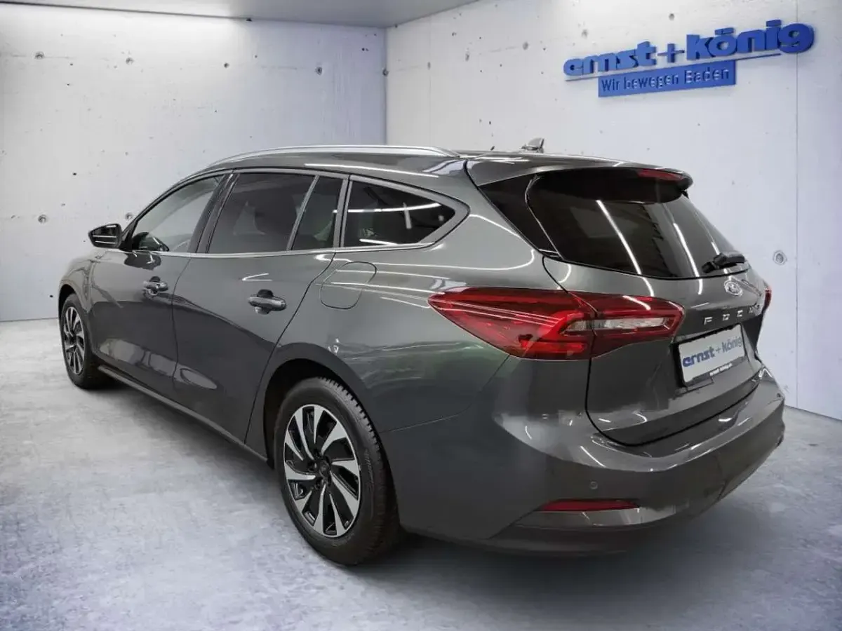 Gebraucht Ford Focus Titanium 116 PS (85 kW) 2025 Grau Limousine