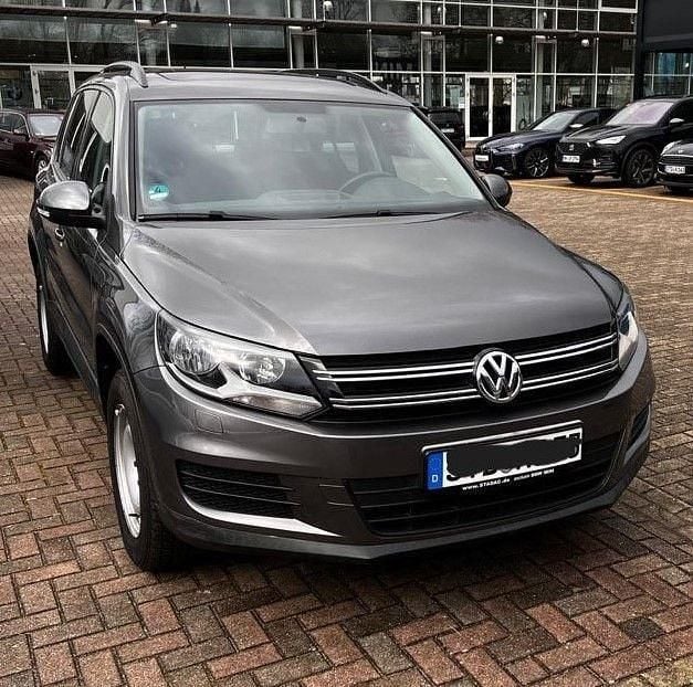 Grau Gebraucht 2011 VW Tiguan Trendline SUV | 8.400 € (Fairer Preis) - Bild 1/4