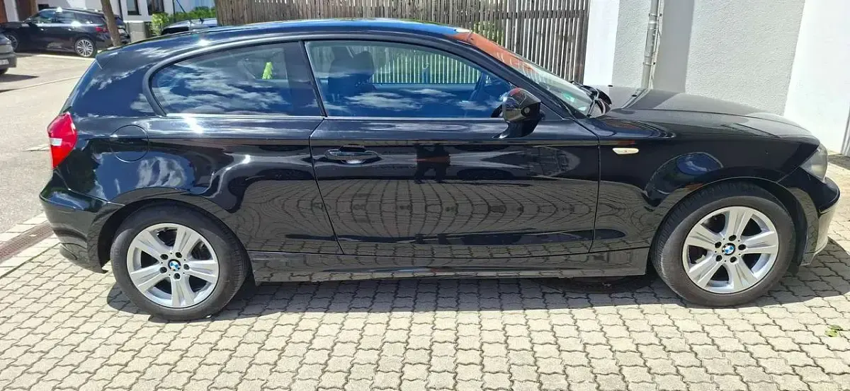 Gebraucht BMW 118 143 PS (105 kW) 2012 Schwarz Kleinwagen