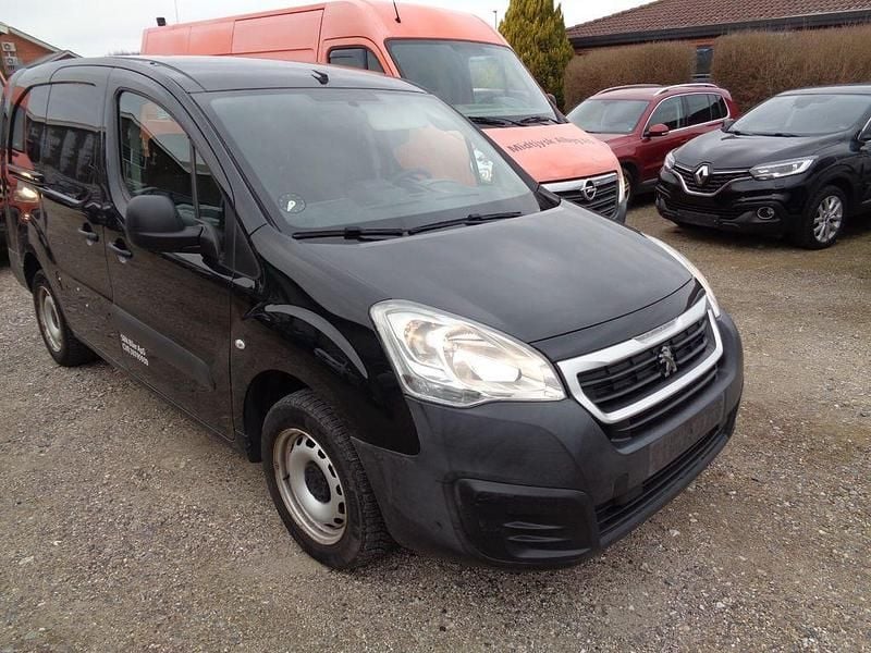Gebraucht Peugeot Partner Premium 99 PS (72 kW) 2017 Schwarz Van / Kleinbus
